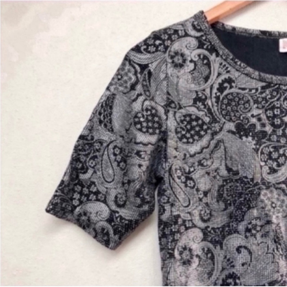 LuLaRoe Elegant Gigi Top Black Silver Metallic